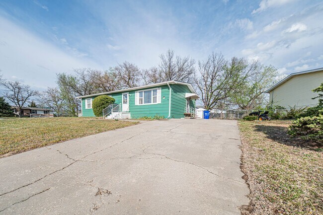 Building Photo - Please View the 3D Virtual Walk Through Before Scheduling A Showing