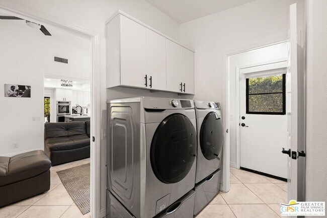 Building Photo - 74830 Waring Ct