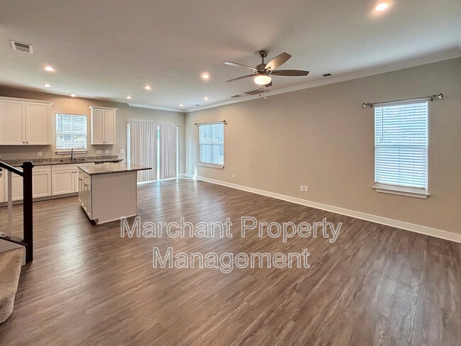 Building Photo - 227 Clearwood Dr
