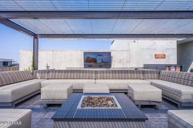 Building Photo - 7180 E Kierland Blvd