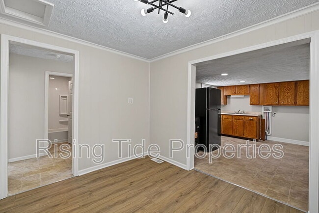 Building Photo - 1607 Montgomery Ave