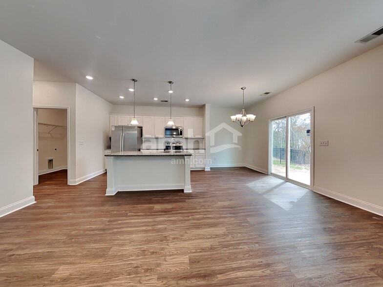 Building Photo - 137 Sweet Gum Dr