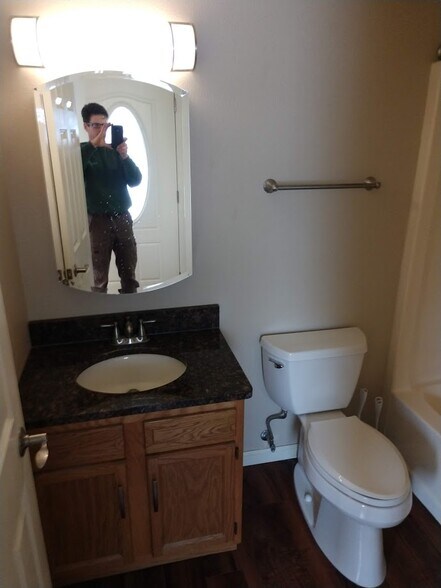 Building Photo - 1025 Riverside Dr