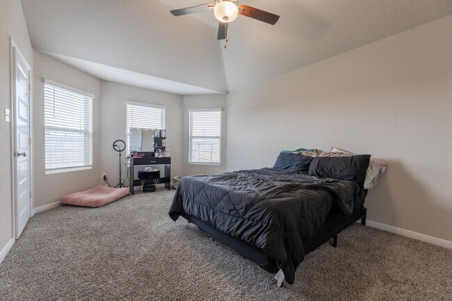 Building Photo - 3035 Selhurst St