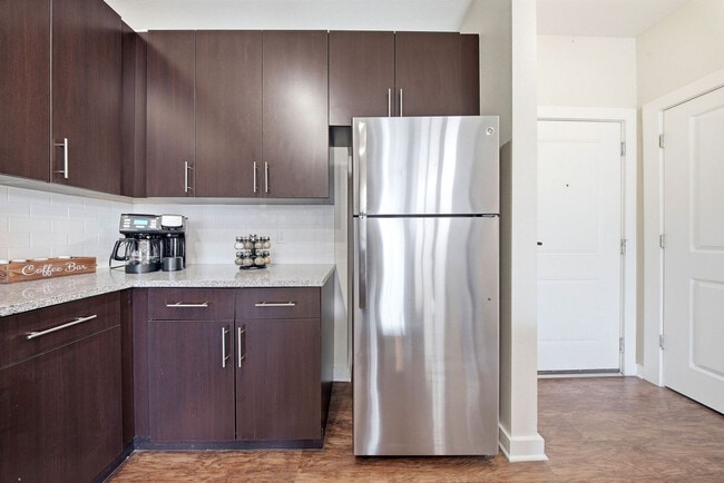 Building Photo - 1702 W Cleveland St