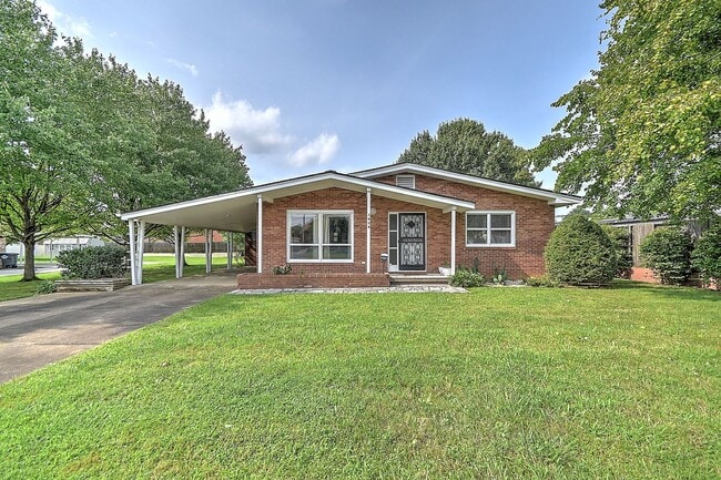 Building Photo - 1808 Sherwood Pl