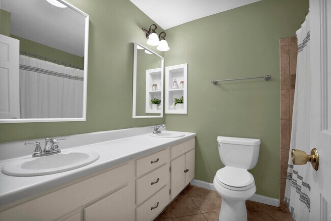 Building Photo - 3305 Granville Dr