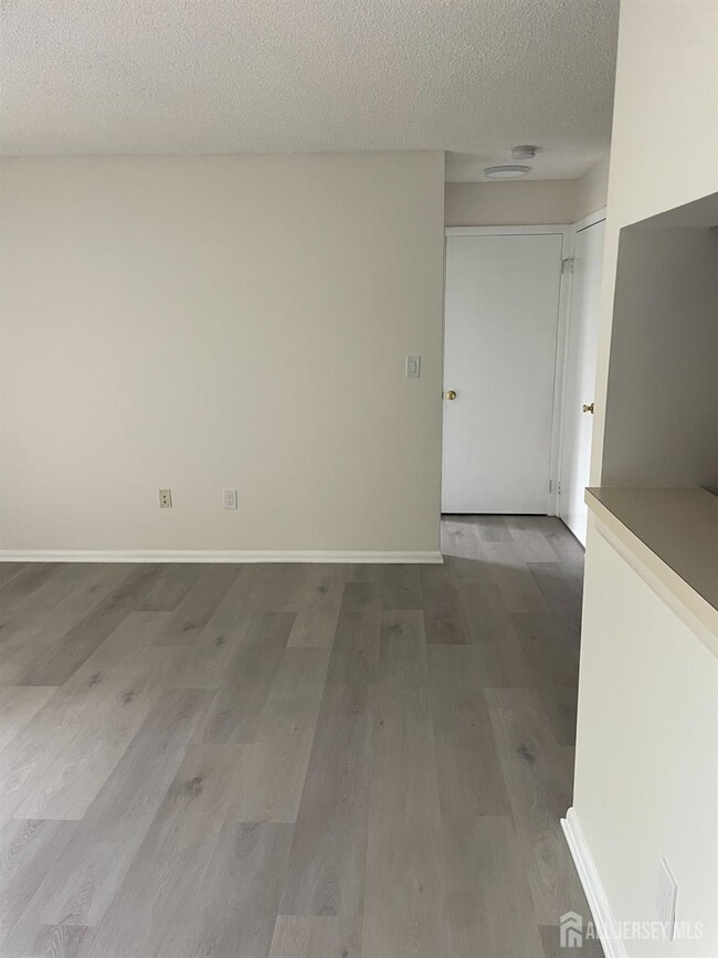 Building Photo - 414 Ravens Crest Dr