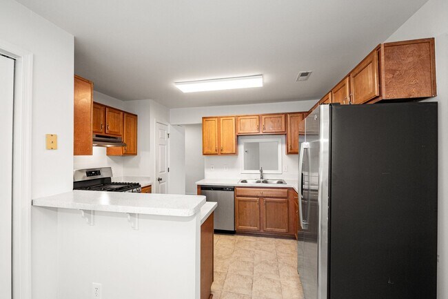 Building Photo - Beautiful Ranch in Pine Meadows | Water View