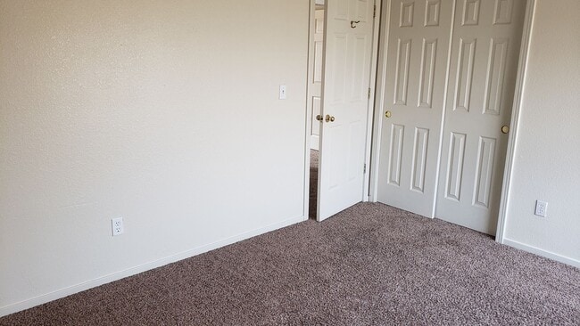 Building Photo - ONLY $2,850 PER MONTH FOR THIS SPACIOUS RANCH STYLE HOME -  2056 SQ FT / 3BDRM/2BATH/3GARAGE ON O...
