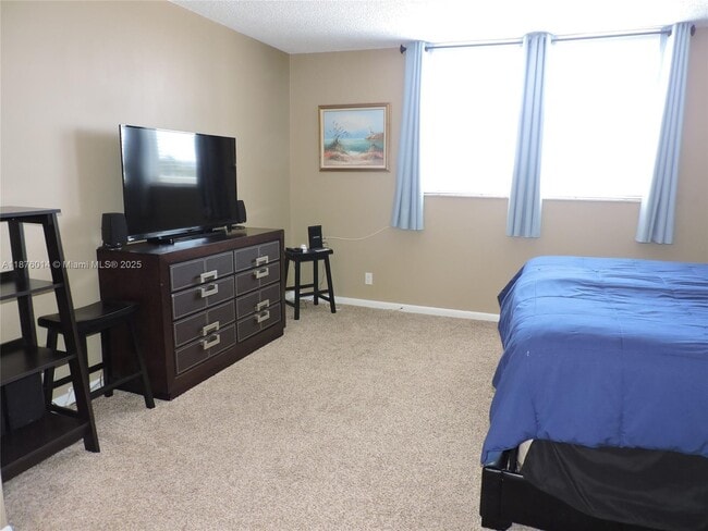 Building Photo - 501 E Dania Beach Blvd