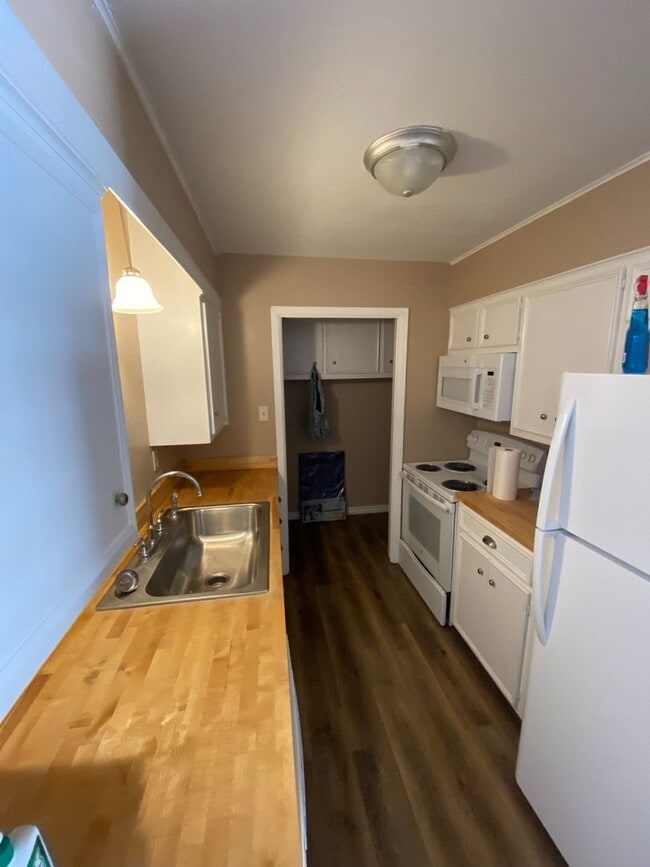 Building Photo - 566 Scotland Ct