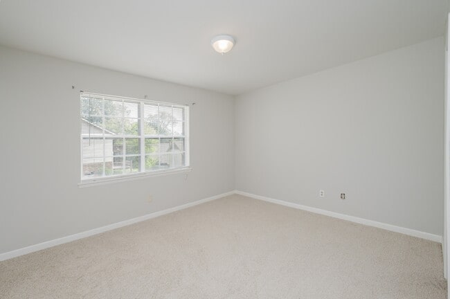 Building Photo - 2645 Southbury Cir