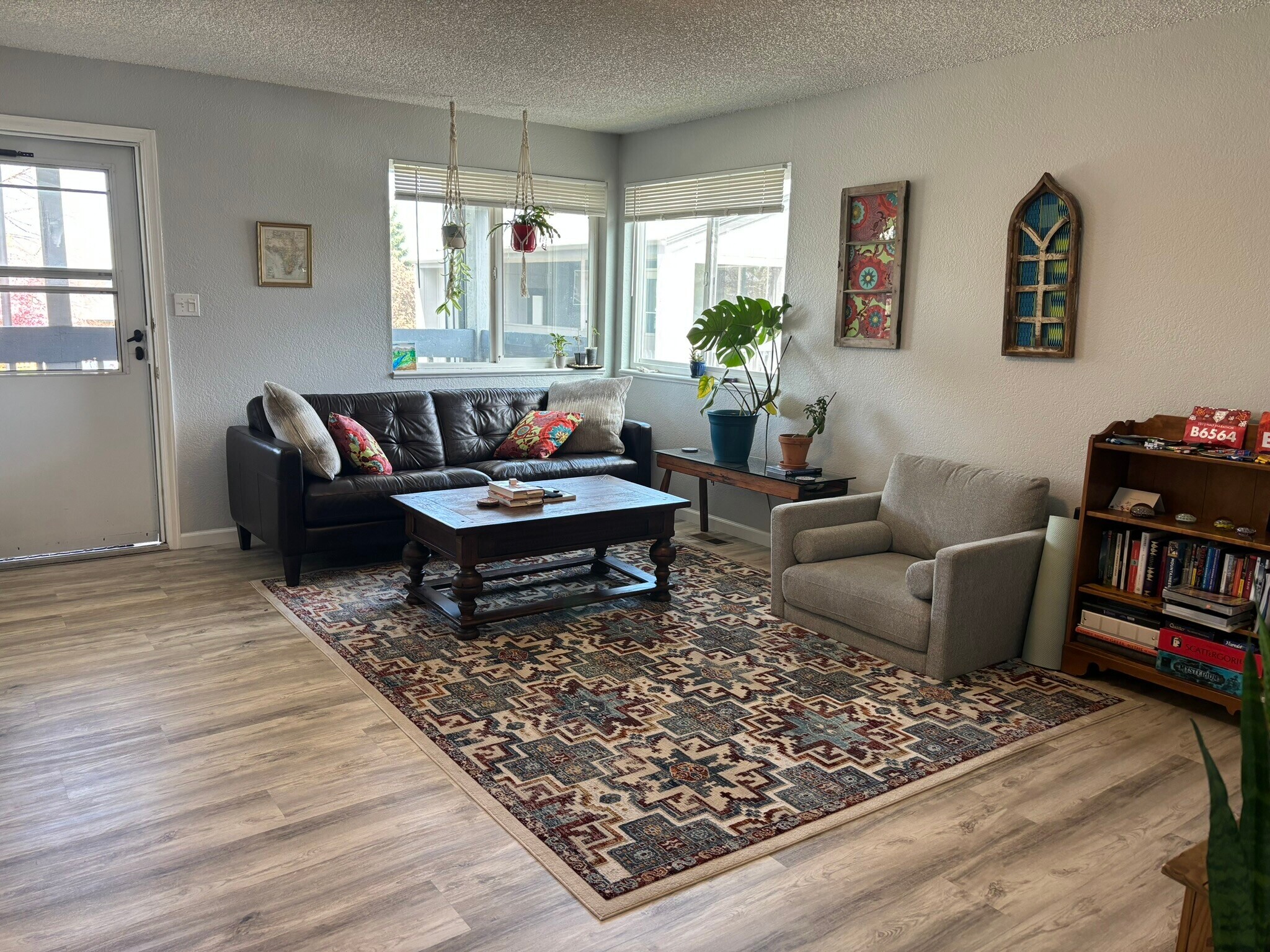 Living Rm - 4202 Monroe Dr