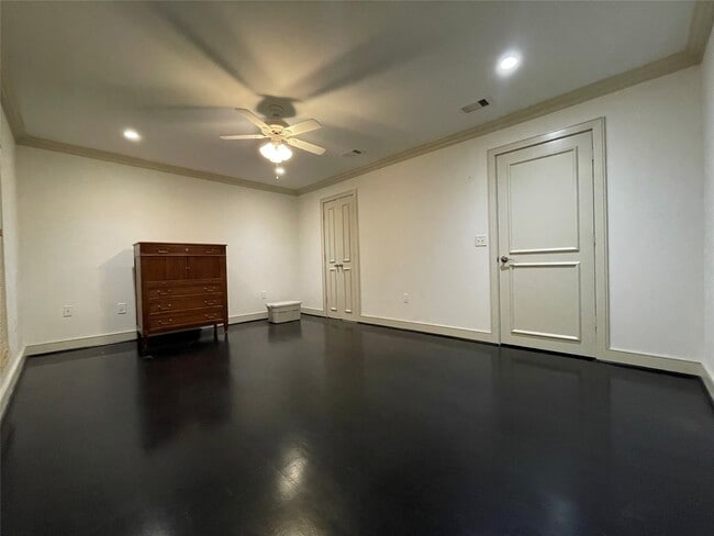 Building Photo - 5911 Winsome Ln