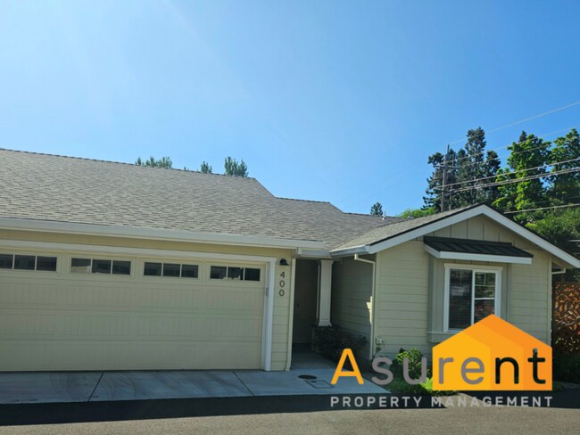 Building Photo - Beautiful fully furnished, single level 3 ...