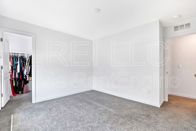 Building Photo - 18071 Bridle Run Dr