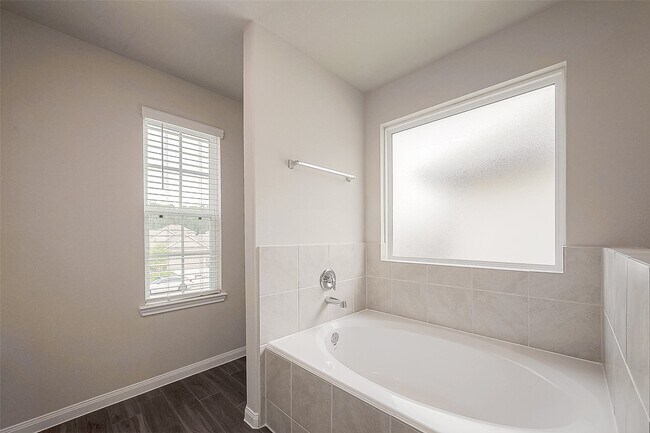 Building Photo - 2373 Tavo Trails Dr