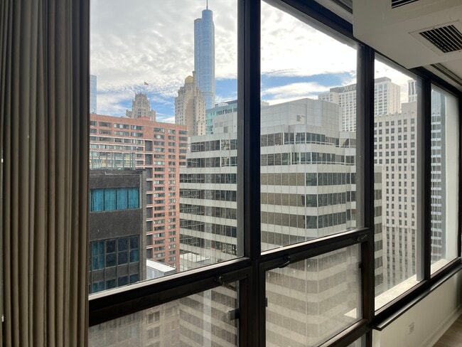 Building Photo - 230 E Ontario St