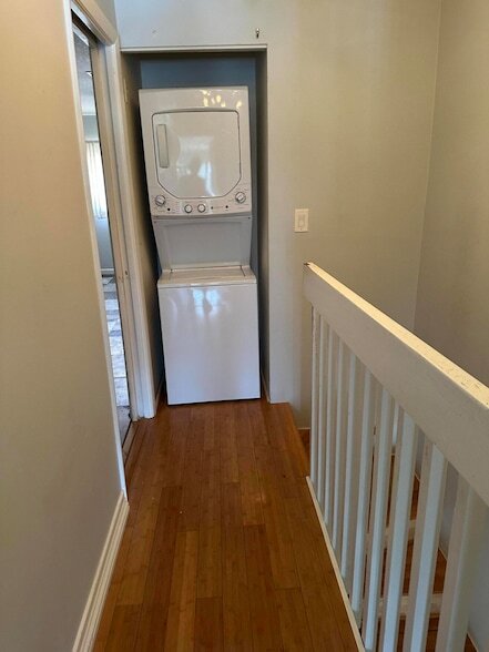 Building Photo - 797 S Riverside Dr