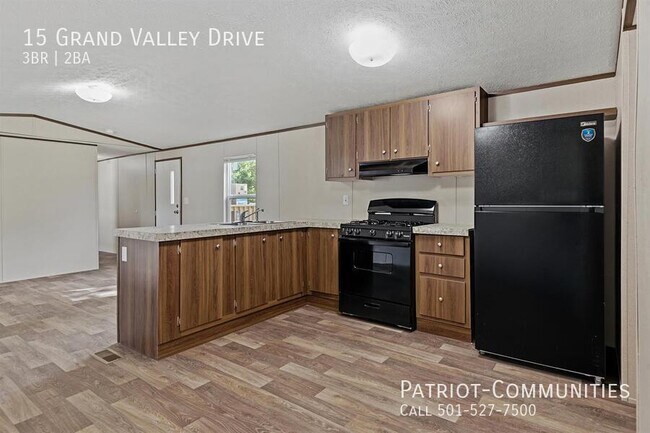 Building Photo - 15 Grand Valley Dr