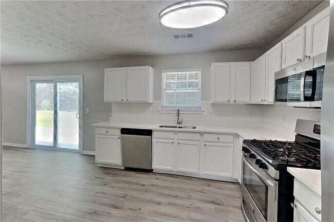 Building Photo - 3279 Deer Valley Dr NW