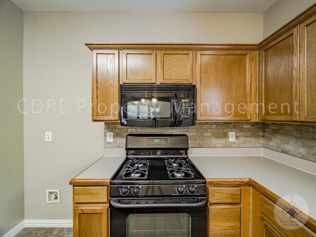 Building Photo - 4016 Summerhill Ln