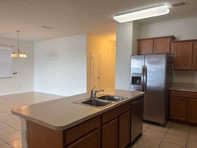 Building Photo - Water View 4/3 in Wyndham Lakes Estates ne...