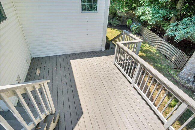 Building Photo - 717 Lantern Pl