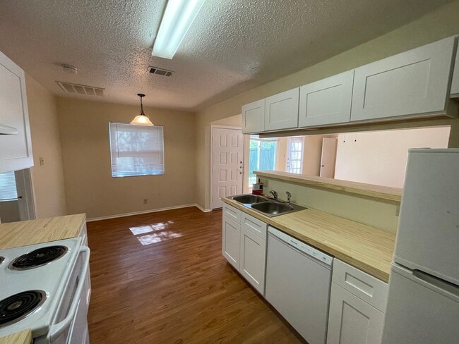 Building Photo - 10003 Parliament House Rd