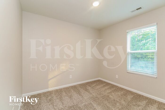 Building Photo - 7429 Hidden Creek Dr