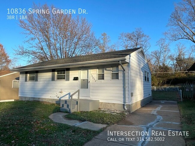 Building Photo - Renovated 3 Bed/1Bath Ranch Home with Part...