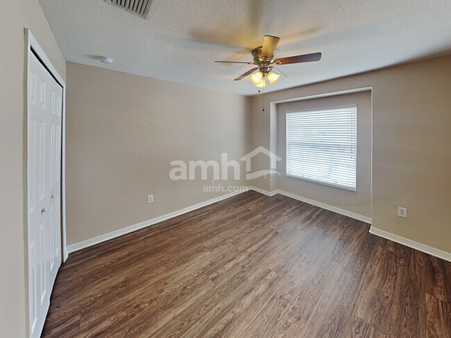 Building Photo - 25815 Crippen Dr