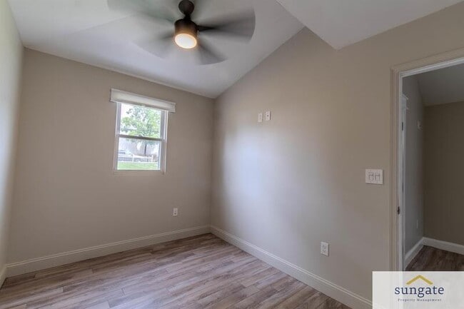 Building Photo - 624 Military Ave