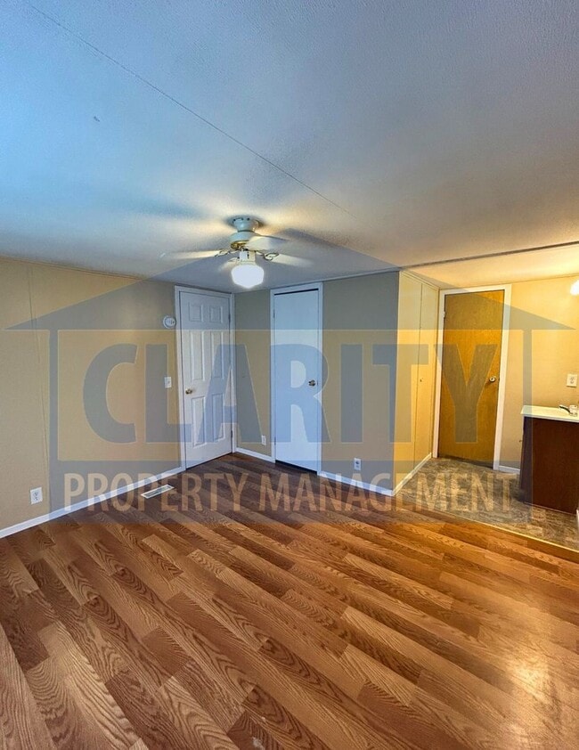 Building Photo - Charming 3-Bedroom with Large Yard