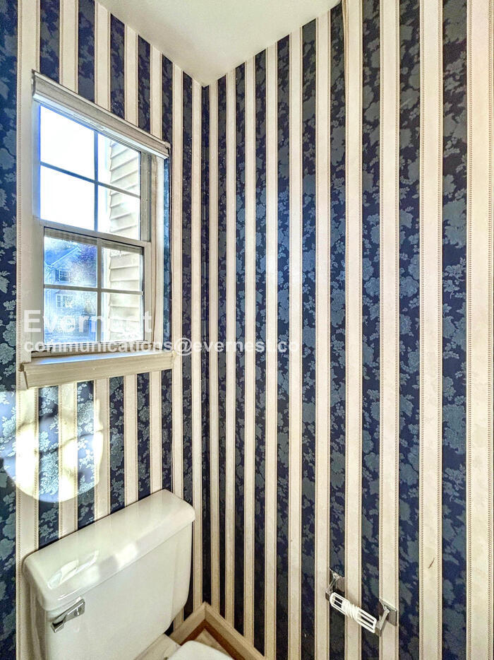 Building Photo - 16321 Taconic Cir