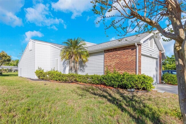 Building Photo - 3121 Beecher Dr E