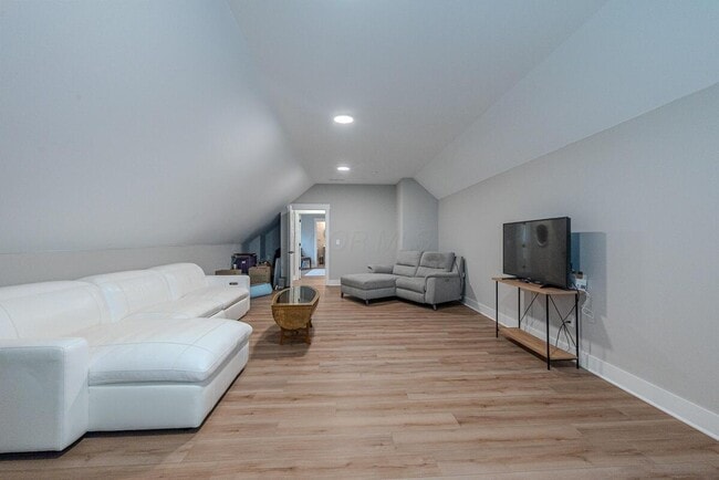 Building Photo - 8838 Eliot Dr