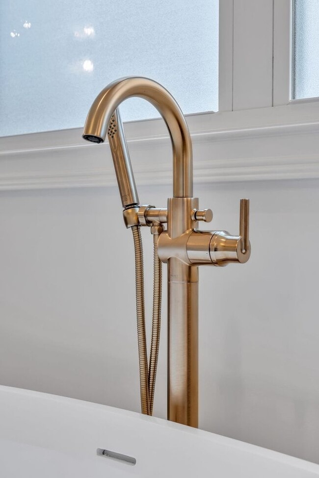 Building Photo - Luxury living in this brand new home - Franklin, TN