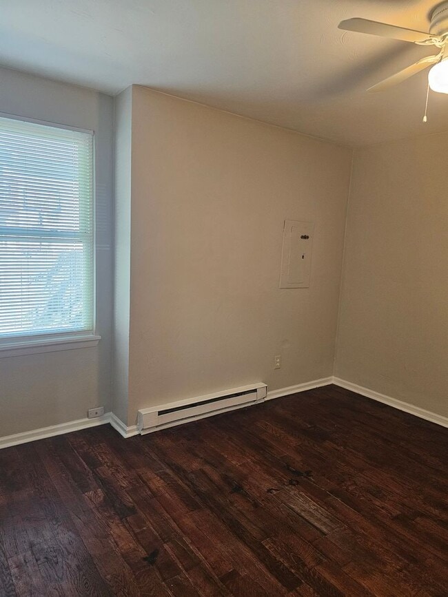 Building Photo - 410 Pendleton St