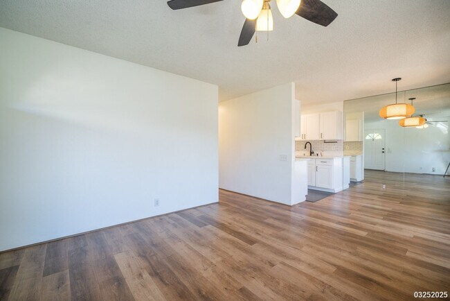 Building Photo - $2,900 / 2 BED / 1.5 BATH / 2 PARKING Condo in Ewa Gentry