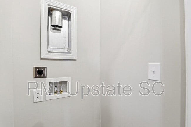 Building Photo - 107 Virginia Ave