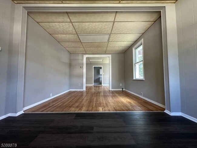 Building Photo - 2137 Allen St