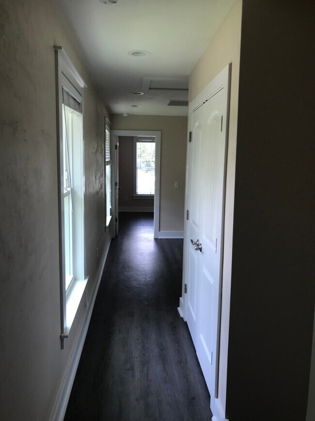 Building Photo - Newly Constructed Luxury 4 Bed / 4 Bath Bungalow Cottage with Extra Room and Bathroom