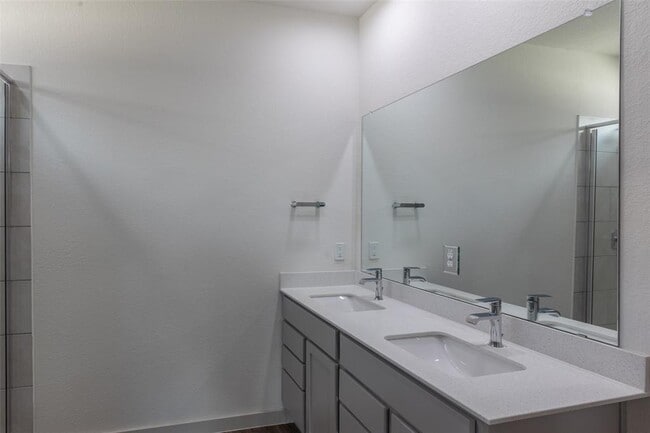 Building Photo - 2913 Louris Ln