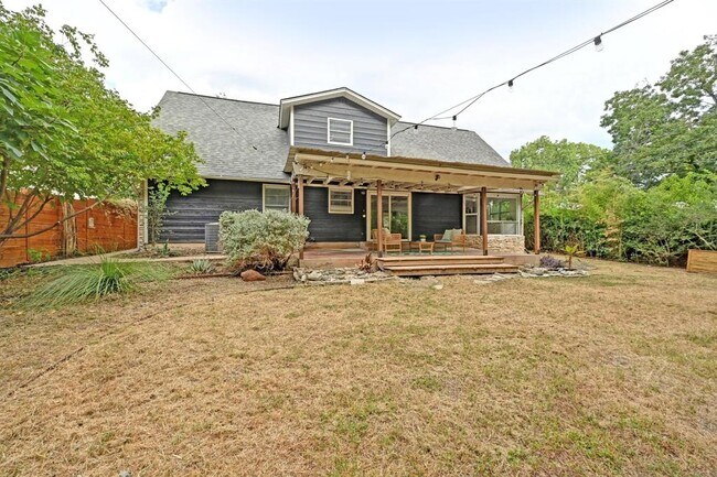 Building Photo - 3405 Santa Fe Dr