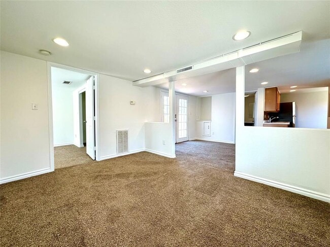 Building Photo - 3024 E 12th St