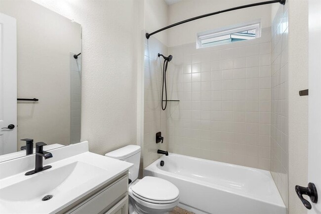 Building Photo - 1046 Hazy Hills Loop