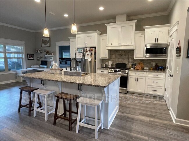 Building Photo - 117 Crest Hill Dr