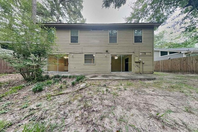 Building Photo - 11 Brentwood Oaks Ct